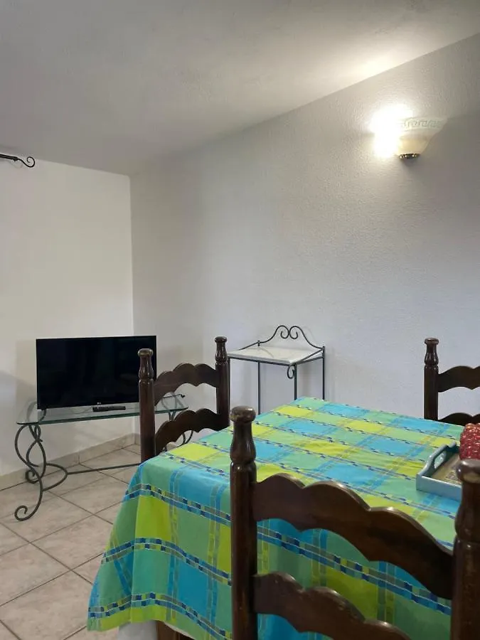 Appartamento La casa di Tonia La Caletta 0*,  Italia